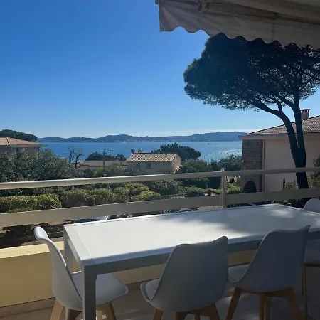 Vue Et A Pied Sainte-Maxime