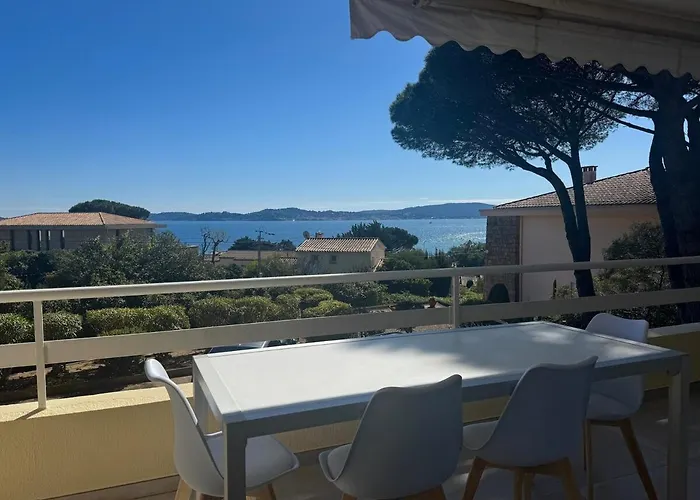 Vue Et A Pied Sainte-Maxime